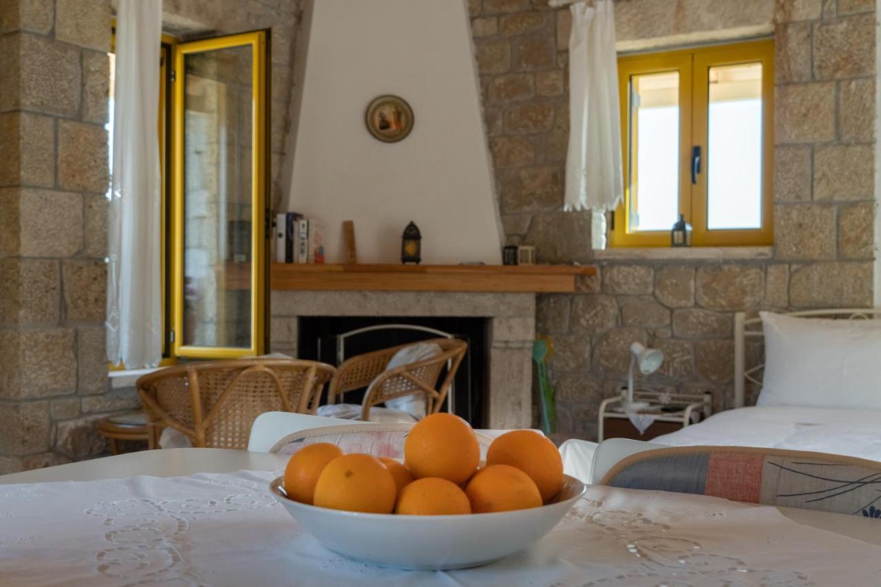 Ferienwohnung Trisilio Kardhamili Exterior foto